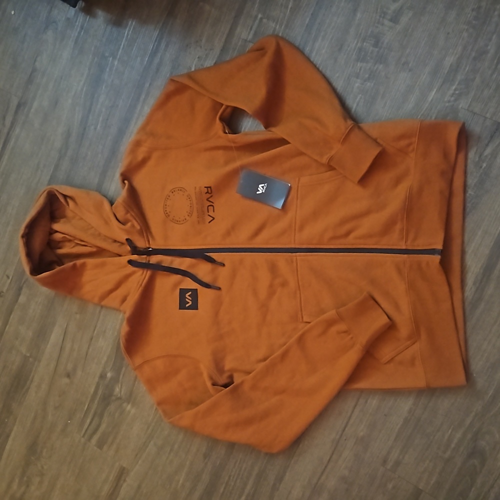 NWT Men's Medium RVCA "Fleece Zip Up Hoodie". In a Dark Amber Color.